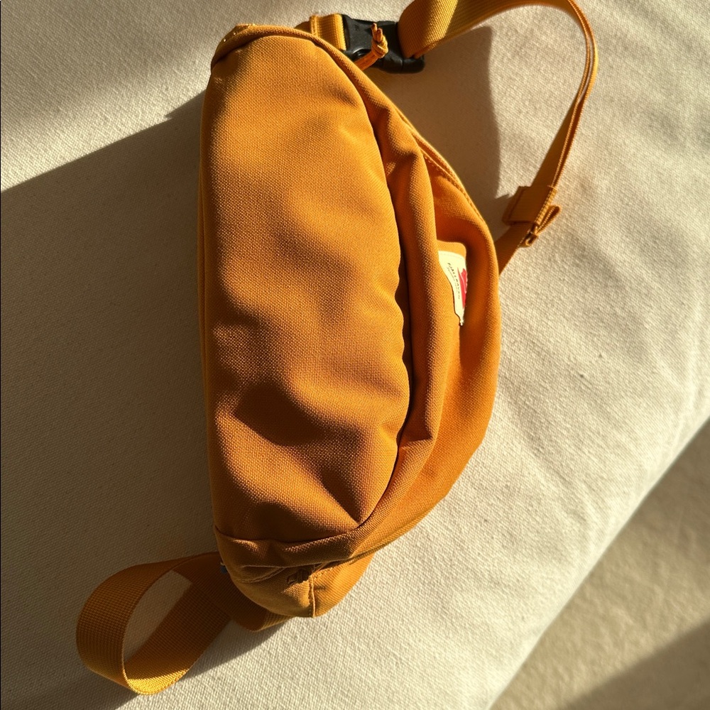 Fjallraven Ulvo Hip Pack Medium Red Gold - Picture 4 of 4